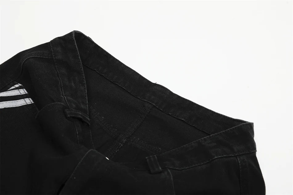Halloy™ Striped Accented Curved Cut Jeans