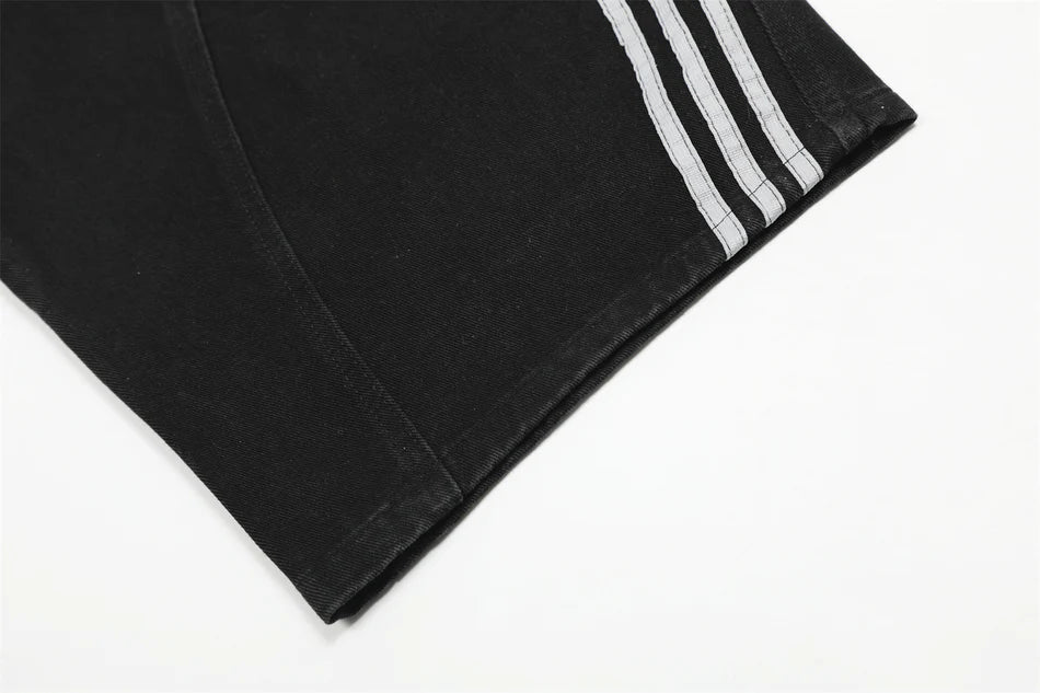 Halloy™ Striped Accented Curved Cut Jeans