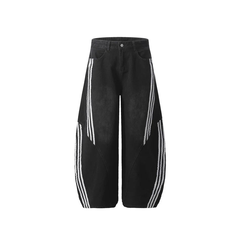 Halloy™ Striped Accented Curved Cut Jeans